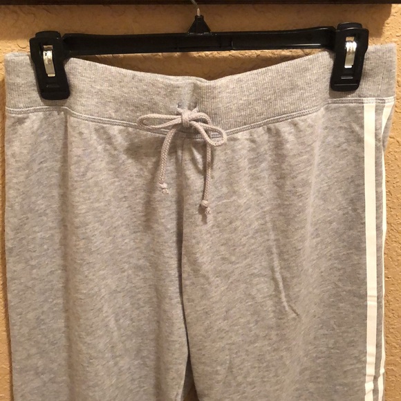 NWT Victoria’s Secret Angel Capri Joggers. Super soft & cute. VS Angel logo. - Picture 4 of 9